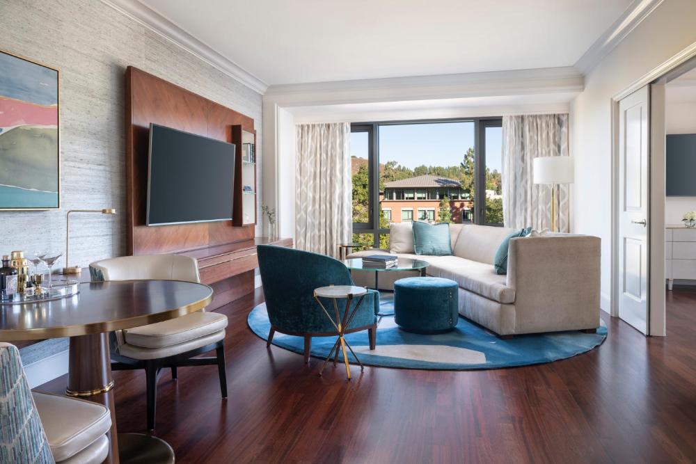 Malibu Corner Suite interior